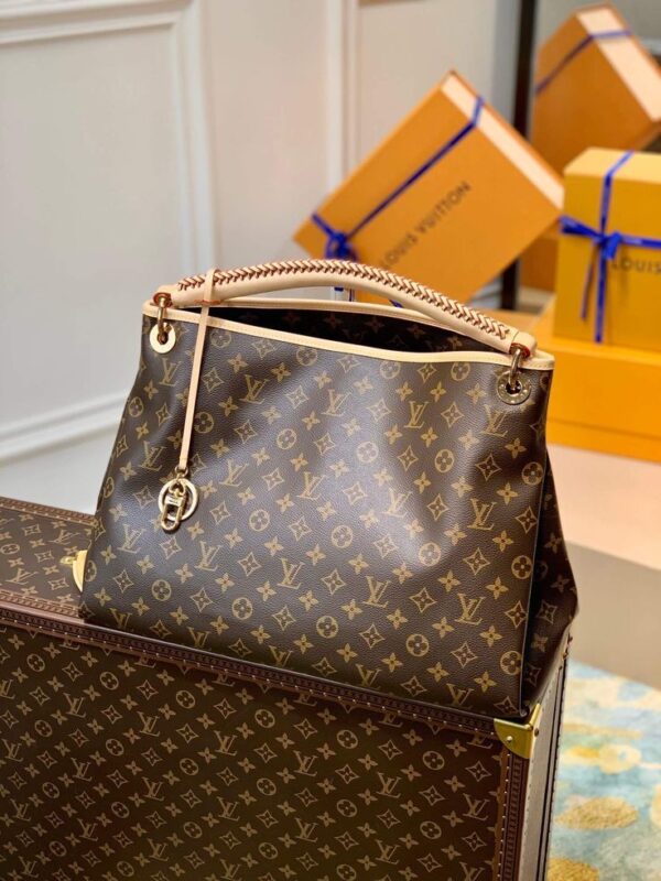 LouisVuitton Artsy tote