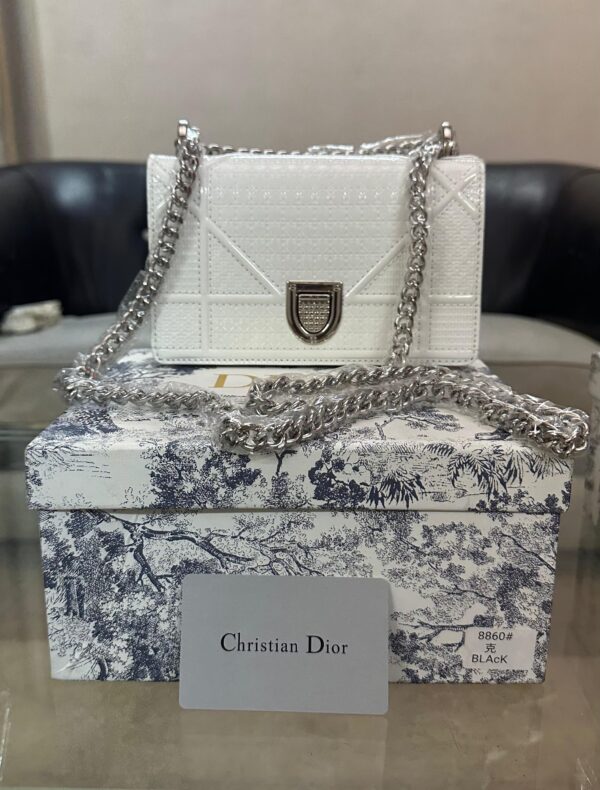 DIOR