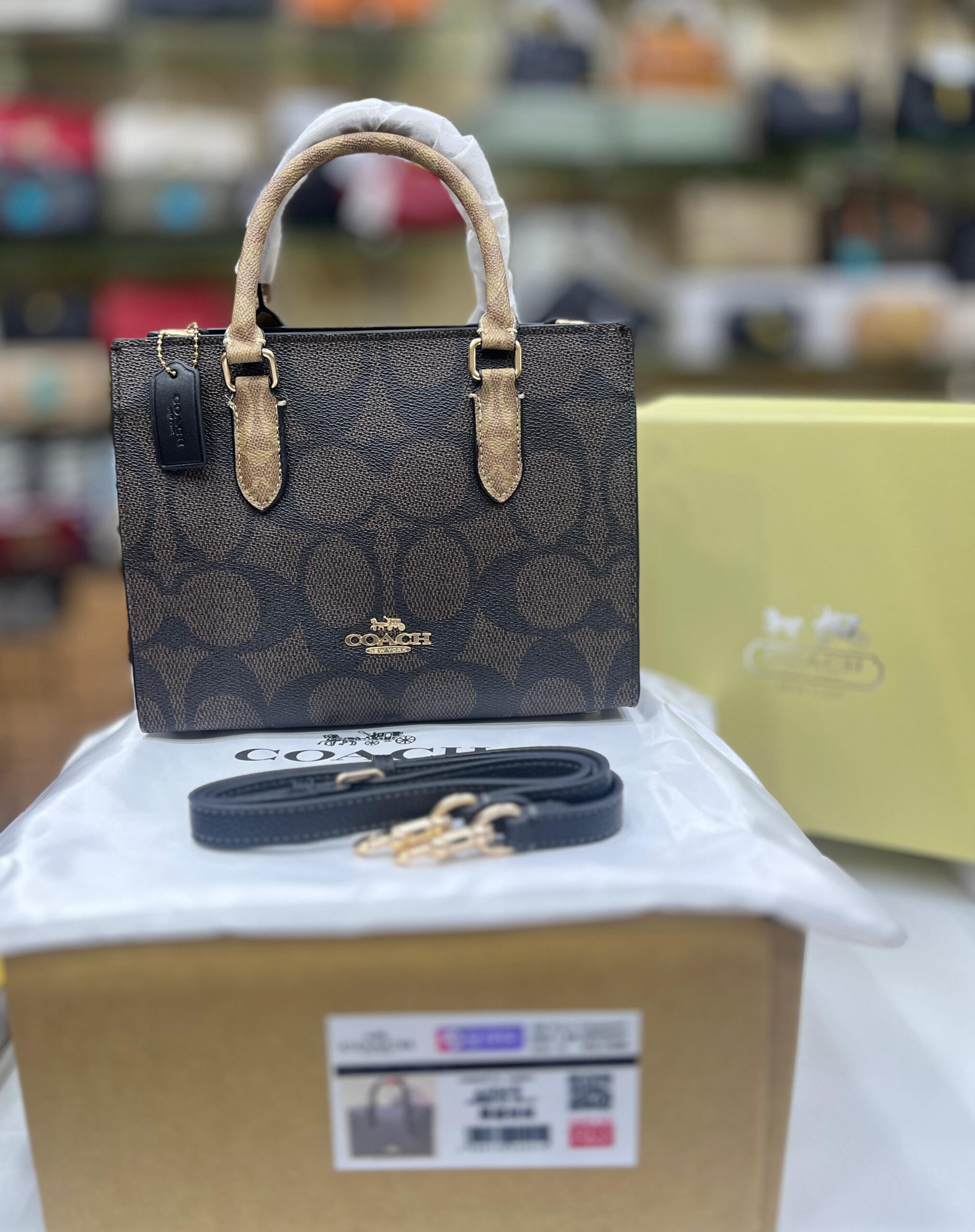 COACH Maggie Small Tote Bag (2) COACH Maggie Small Tote Bag