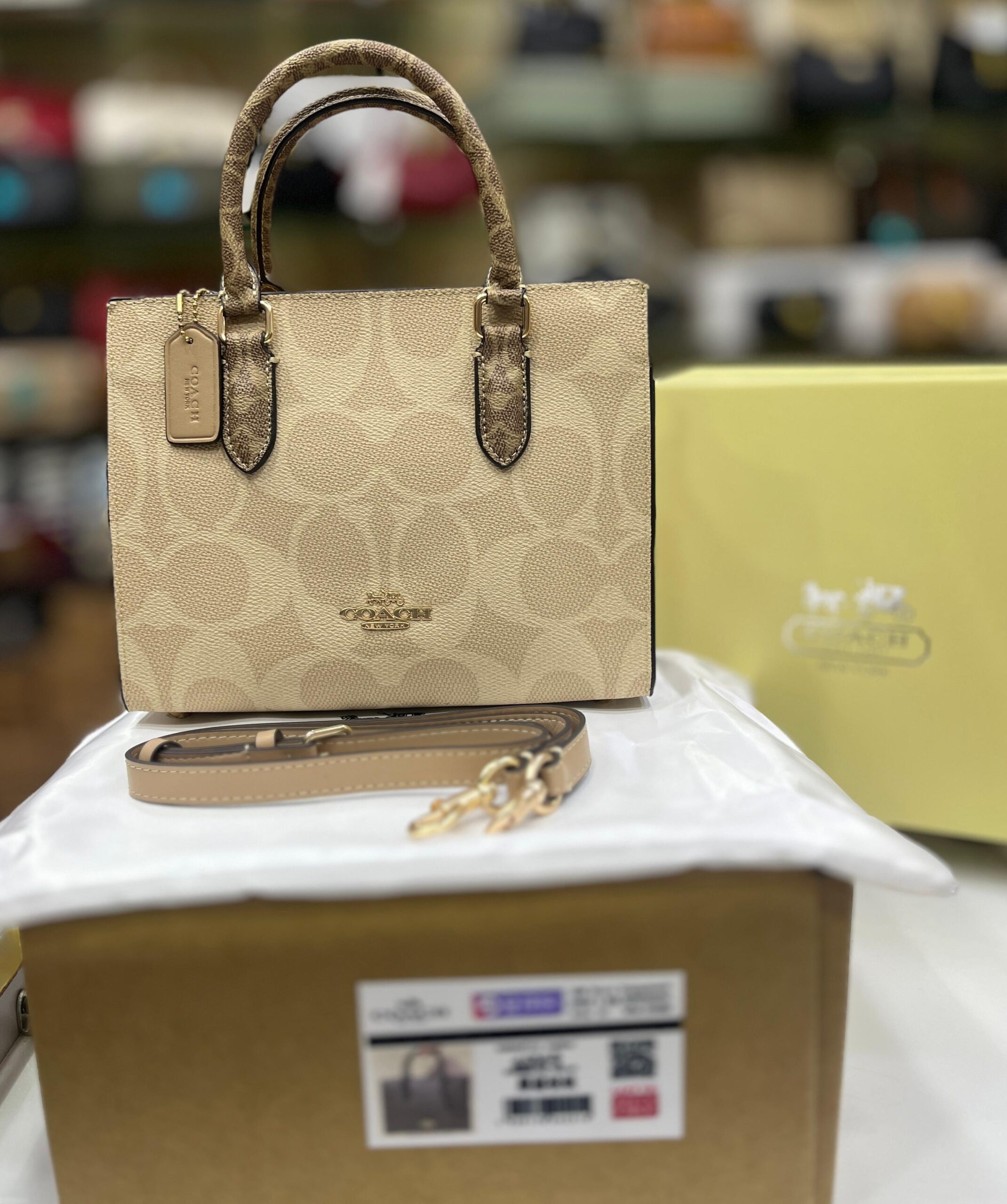 COACH Maggie Small Tote Bag 4 COACH Maggie Small Tote Bag