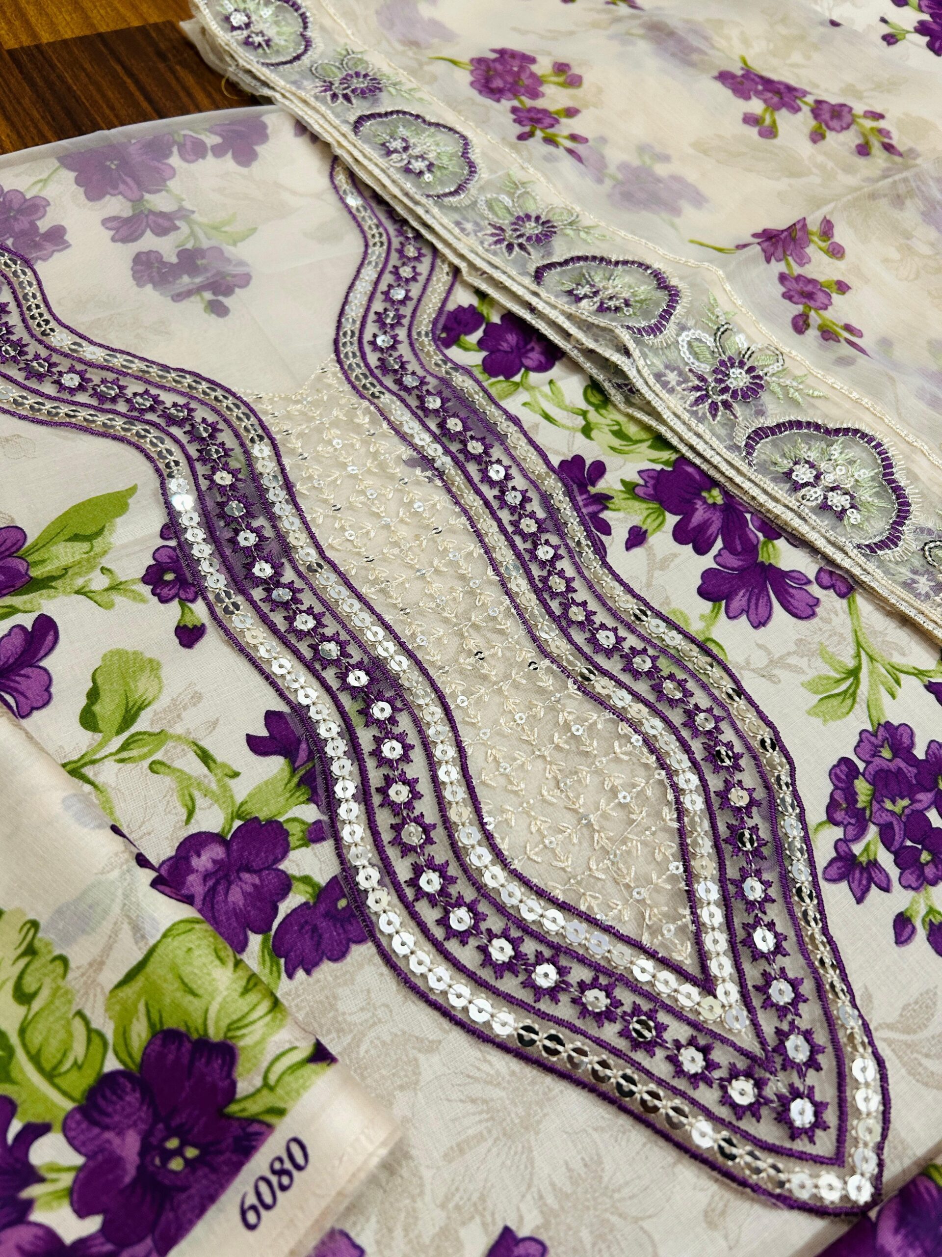 Aneela Lawn 3 Piece Suit 2026 (3)