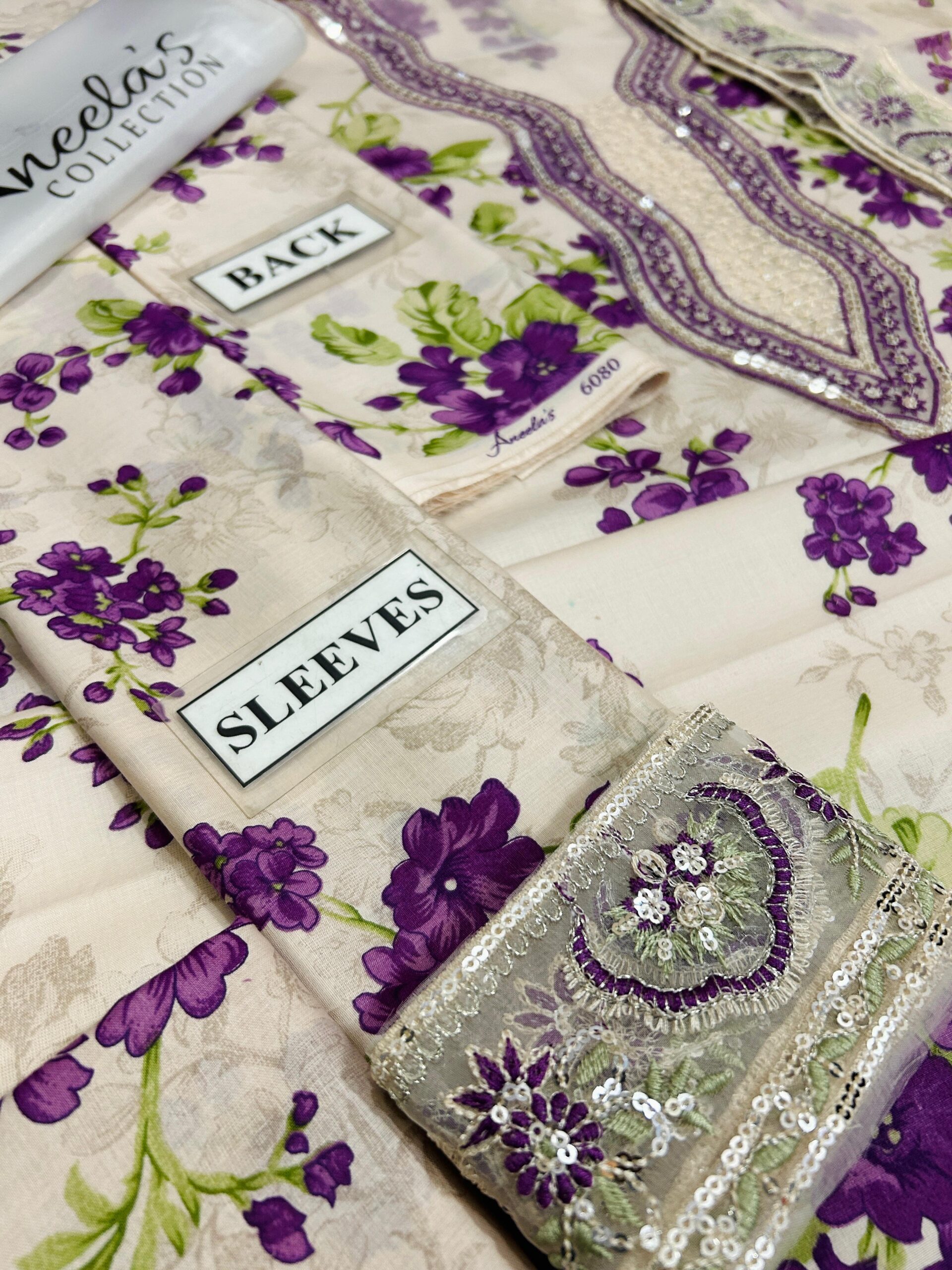 Aneela Lawn 3 Piece Suit 2026 (4)