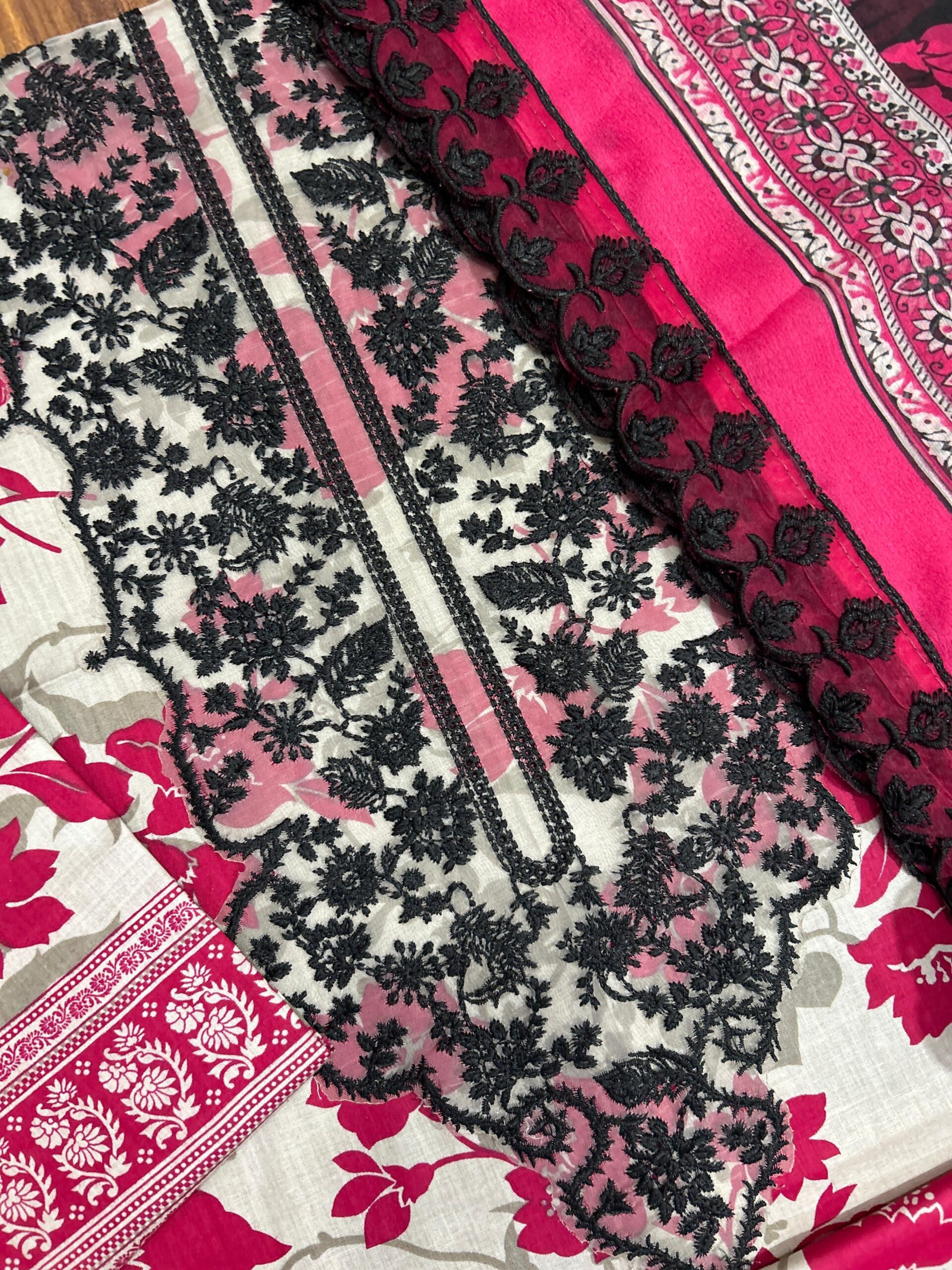 Zainab Chottani Nysa Lawn 3 Piece Suit (5) Zainab Chottani Nysa Lawn 3 Piece Suit